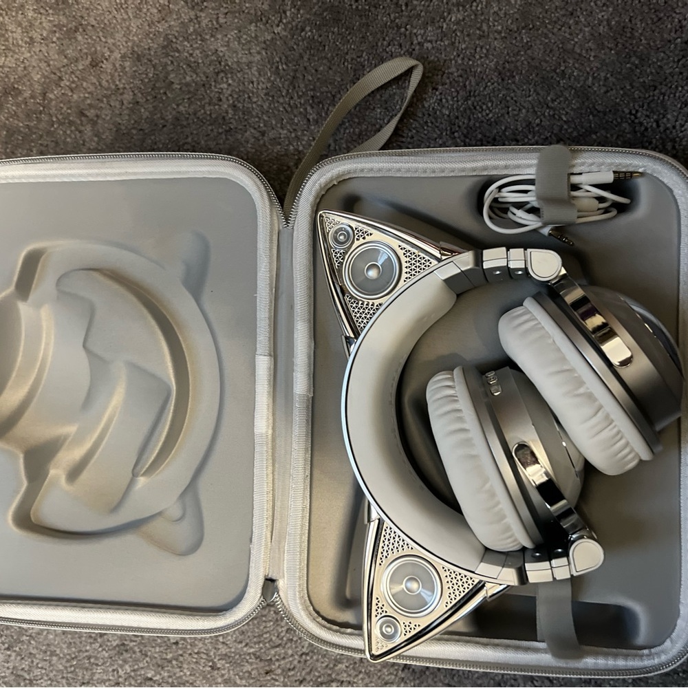 Ariana Grande Headphones